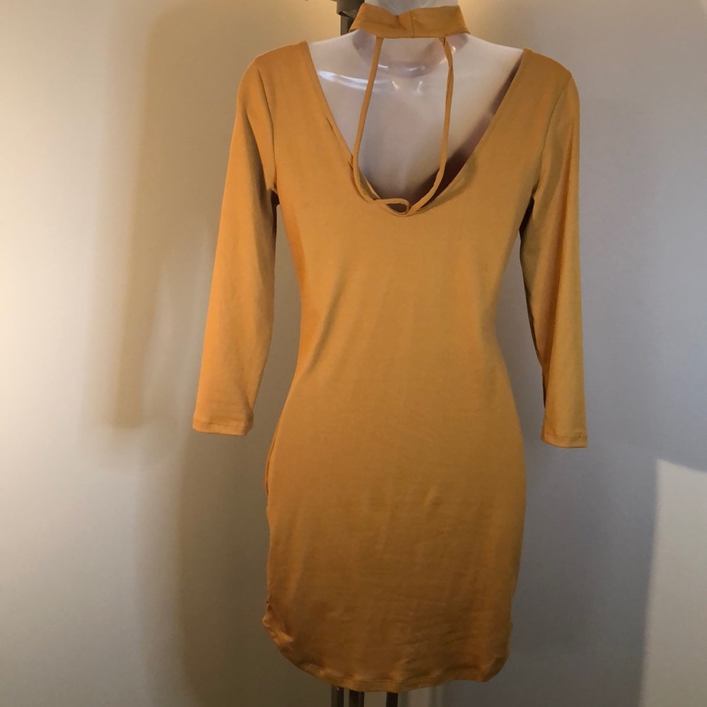 Dress - Picture 2 of 4